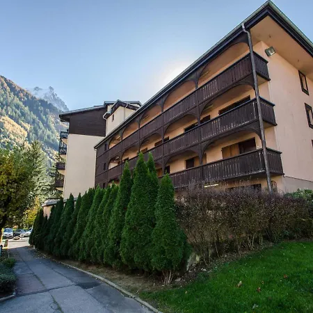 2 Pieces Pour 4 Personnes Avec Balcon Et Parking - Sud, A 5 Min Du Centre - Fr-1-343-250 * Chamonix