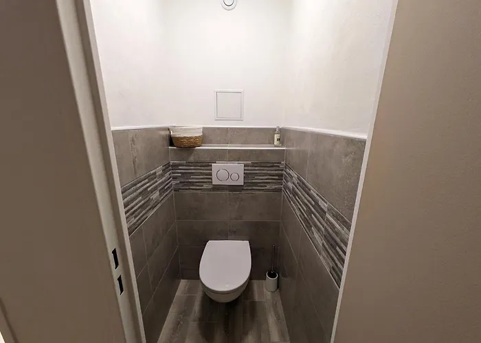 Cosy A Pour 4, Balcon, Parking - Fr-1-343-250 Chamonix